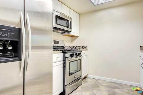 E Via Escuela, Palm Springs, CA 92262