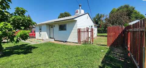 Hillcrest, GRANDVIEW, WA 98930