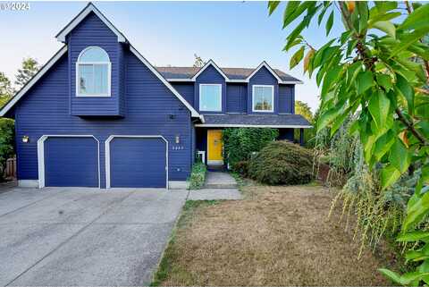 Nicki, HILLSBORO, OR 97124