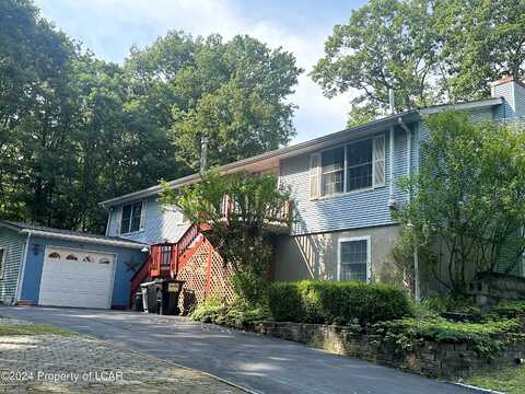 Portage Ln, Dingmans Ferry, PA 18328