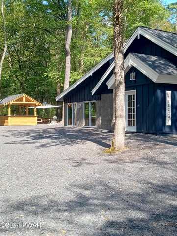 Fire Lane, DINGMANS FERRY, PA 18328