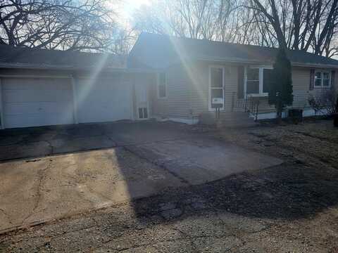 Maple, HUTCHINSON, MN 55350