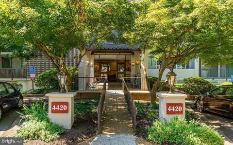 Briarwood Ct N, Annandale, VA 22003
