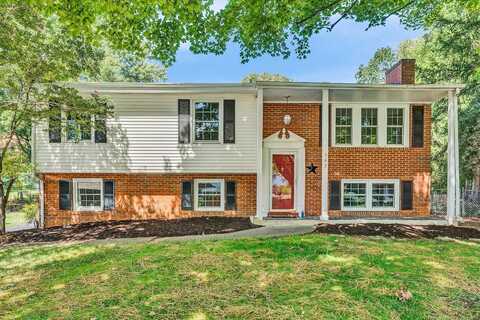 Lelia, SALEM, VA 24153