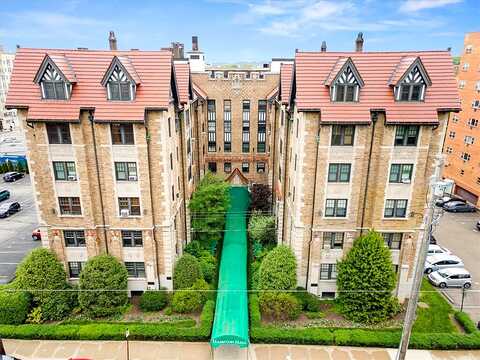 N Dithridge St #5A, Oakland, PA 15213