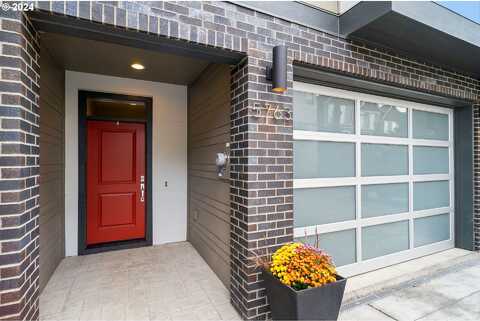 Clay, PORTLAND, OR 97221