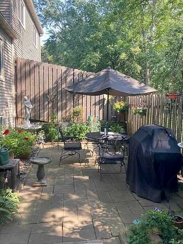 Greenwood, SAINT PAUL, MN 55122