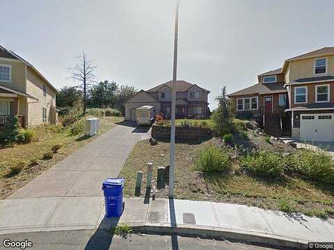 Alyssa, HAPPY VALLEY, OR 97086