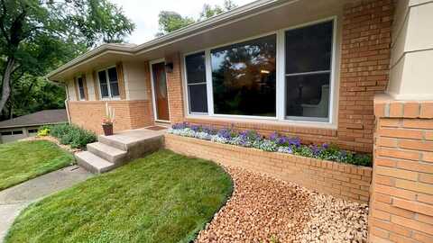 Oakwood, BURNSVILLE, MN 55306