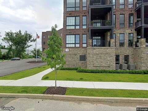 1St St #401, Oakmont, PA 15139
