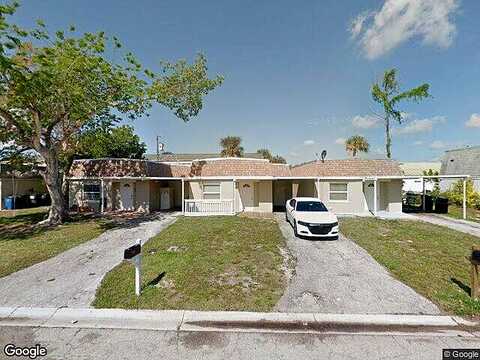 Warwick Cir, Fort Myers, FL 33919