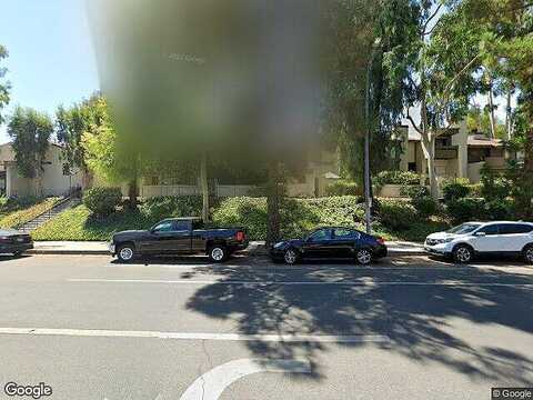 Califa St, Woodland Hills, CA 91367