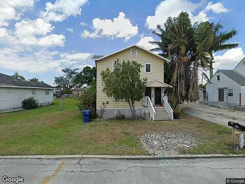 Avenue D, BELLE GLADE, FL 33430