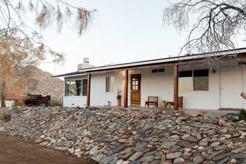 Crest Circle Drive, Joshua Tree, CA 92252