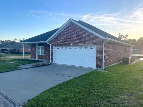 N Lake Estates Drive N, Village Mills, TX 77663