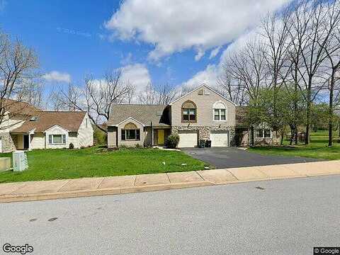 Farm Ln, EPHRATA, PA 17522