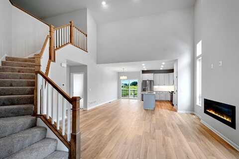 Jocelyn, COTTAGE GROVE, MN 55016