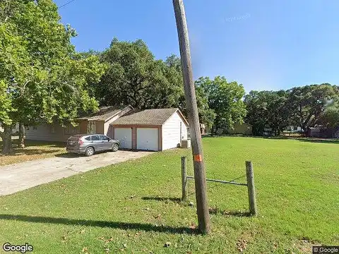 Sarah, CUERO, TX 77954