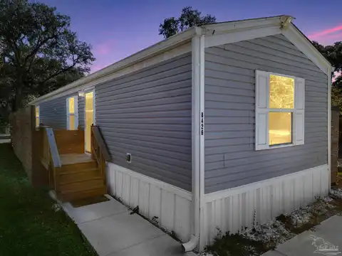 Carl Dean St, Pensacola, FL 32514