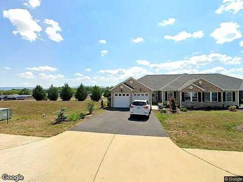 Meriwether Cir, Stuarts Draft, VA 24477