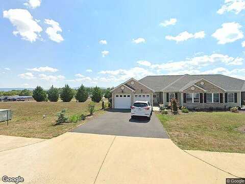 Meriwether Cir, Stuarts Draft, VA 24477