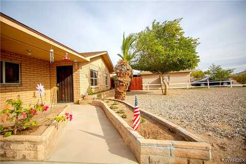 E Maricopa Drive, Topock, AZ 86436