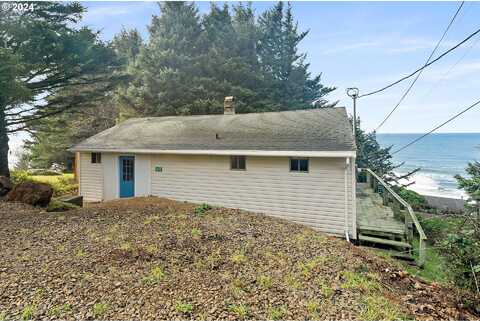 Hillcrest Ave, Cloverdale, OR 97112