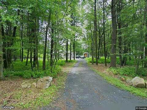 Forest Dr, Palmerton, PA 18071