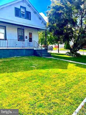 Clifton Ave, DARBY, PA 19023