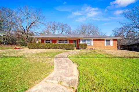 W Broadway Street, Big Sandy, TX 75755