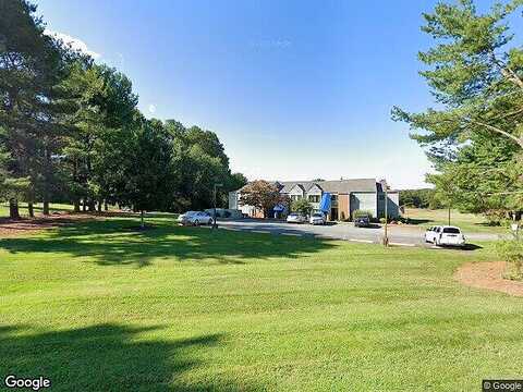 Manor Dr, Forest, VA 24551