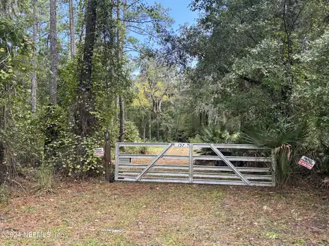 Pine Tree, PALATKA, FL 32177
