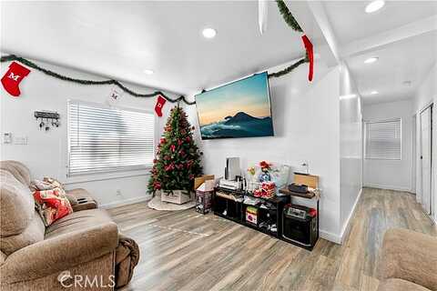 61St, LOS ANGELES, CA 90044