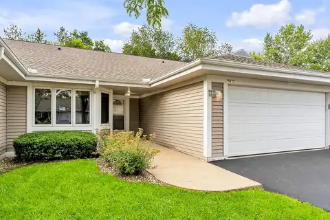 Mequon Square, MEQUON, WI 53092