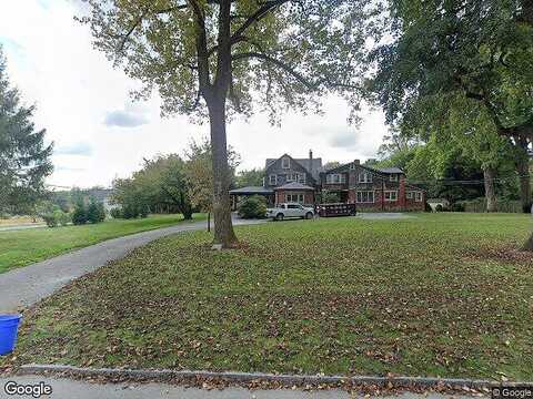 E Beechtree Ln, Wayne, PA 19087