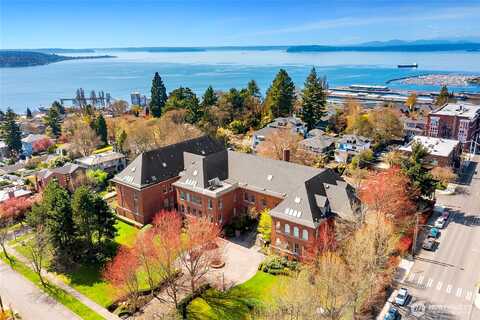 5Th Avenue W #212, Seattle, WA 98119