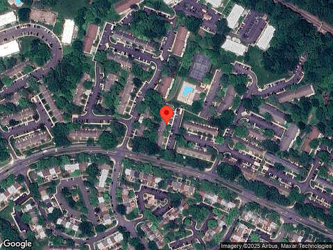 Penshurst Dr, Unit 595, Springfield, VA 22152