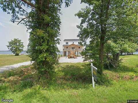 Sunken Meadow Rd, Spring Grove, VA 23899