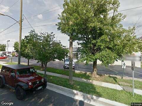 N Henry St, Unit 511, Alexandria, VA 22314