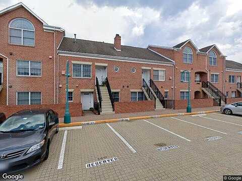 Fairfax Dr, Unit 114, Arlington, VA 22213