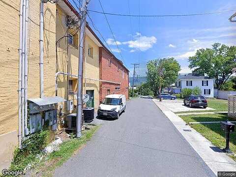 Hilltop Ln Mount, Mount Jackson, VA 22842