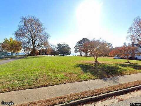 Genevieve, Weems, VA 22576
