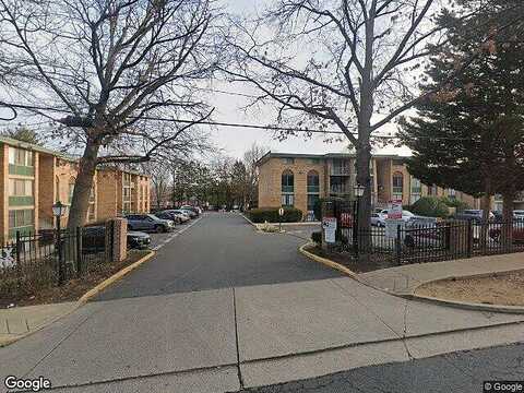 N Armistead St, Unit 102, Alexandria, VA 22312