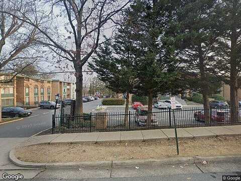N Armistead St, Unit 202, Alexandria, VA 22312