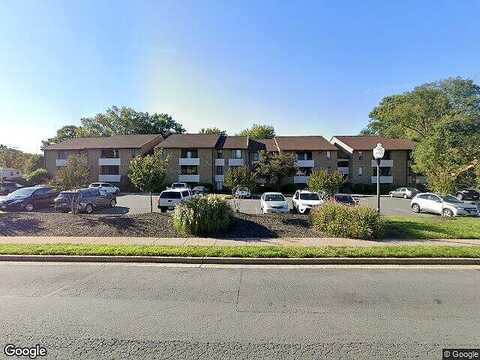 Florida Ave, Unit T3, Herndon, VA 20170