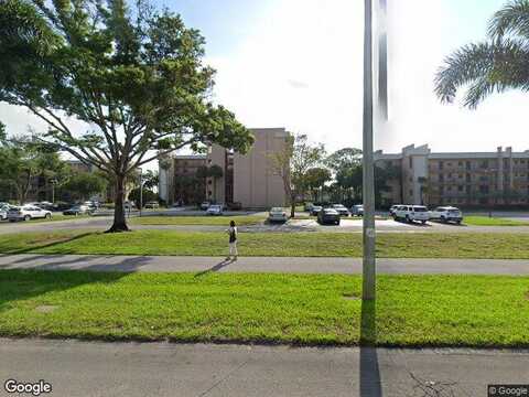 Lucerne Lakes Blvd, Greenacres, FL 33467