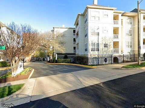 Strutfield Ln, Unit 1203, Alexandria, VA 22311