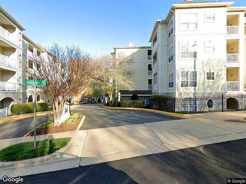 Strutfield Ln, Unit 2122, Alexandria, VA 22311