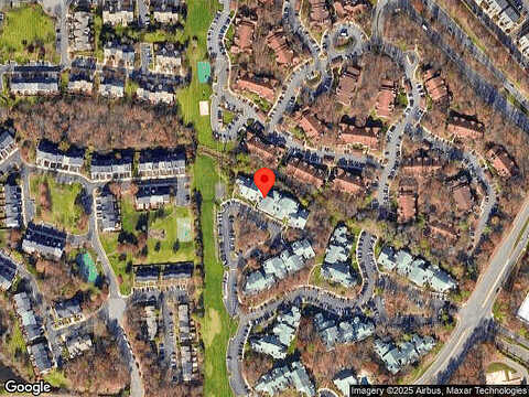 Fair Stone Dr, Unit 201, Fairfax, VA 22033