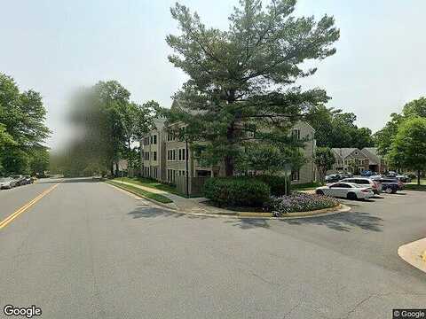 Ridge Knoll Ct, Unit 206A, Fairfax, VA 22033